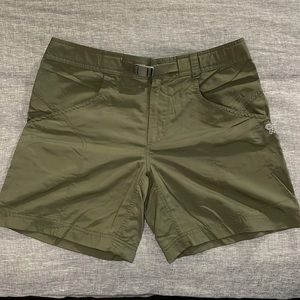 Men’s Mountain Hardwear shorts
